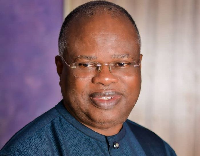 Cover image for NOC, Okowa, Amike felicitate with Ogba on Sportsville award