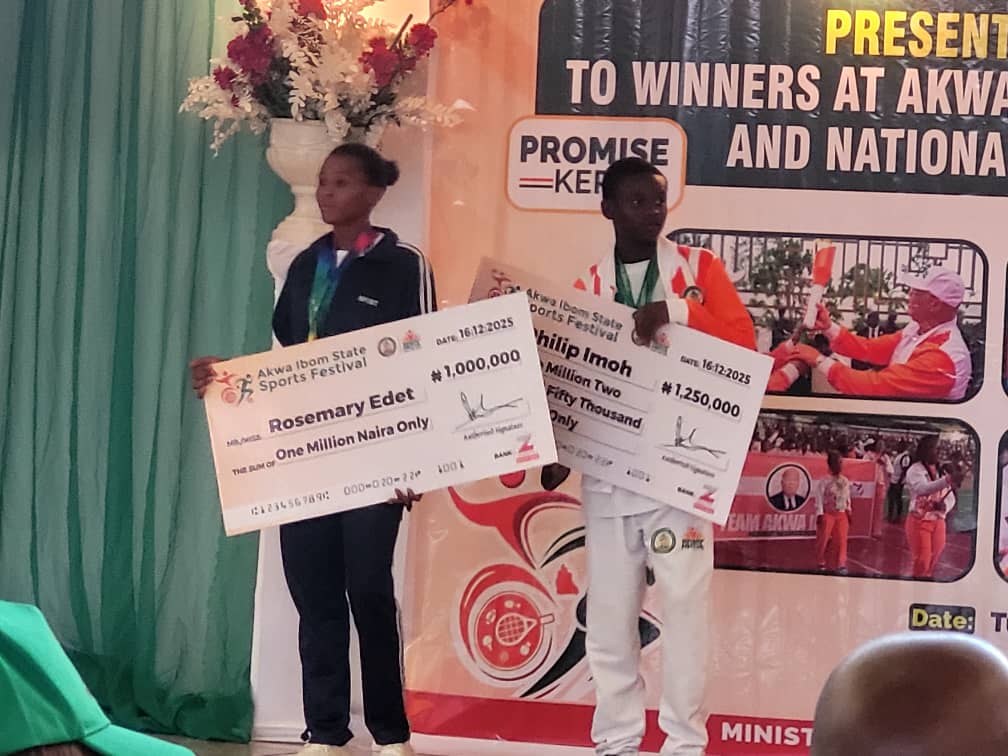 Cover image for 512 Akwa Ibom medalists receive cash rewards for outstanding performance