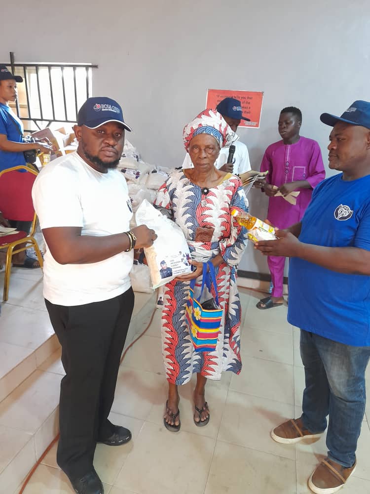 Bola Orija Charity Foundation celebrates kess privileged with food items