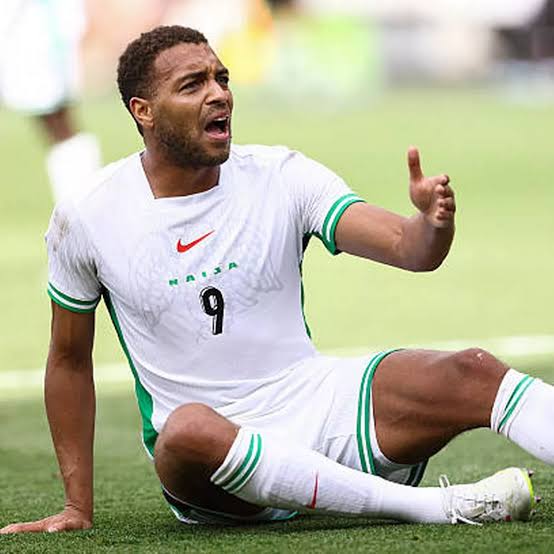 Injury forces Dessers to quit Eagles camp, returns to club