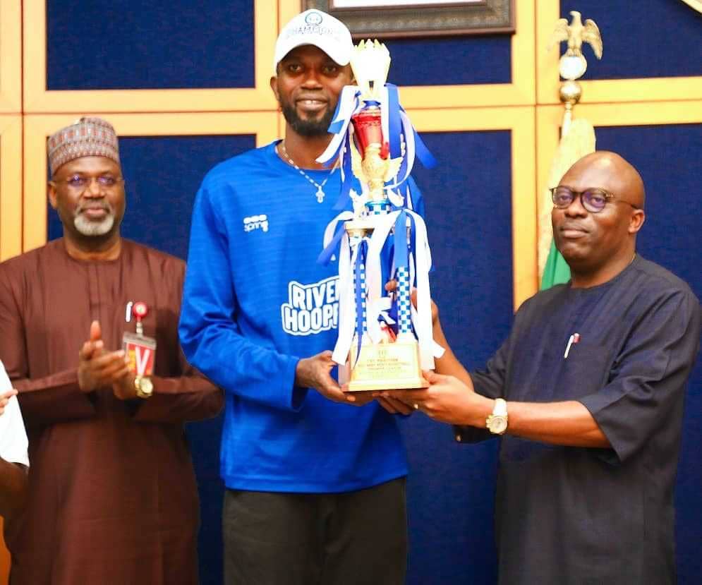 Cover image for Rivers State Governor rewards victorious Rivers Hoopers, tells them to aim higher