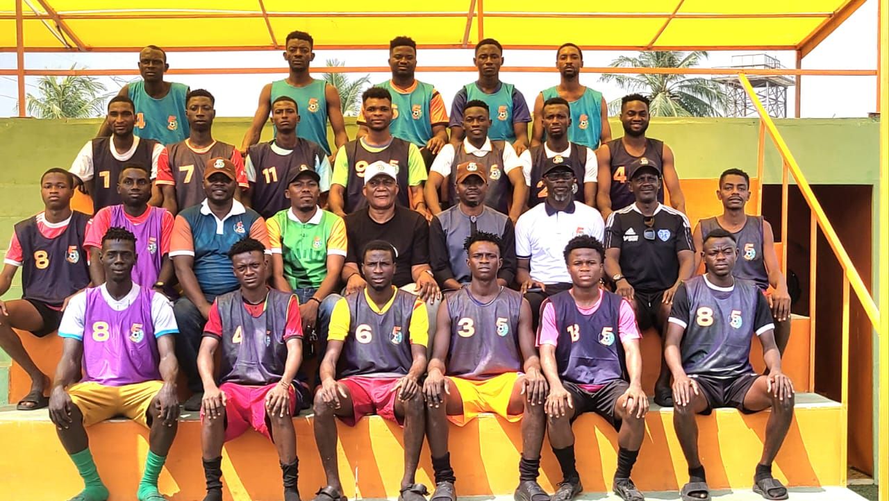 Cover image for Spires 5 Aside:Elaho, Ilaboya thump up organisers