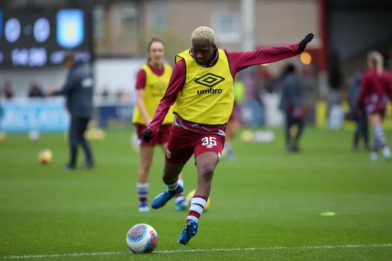 Cover image for Charlton Athletic signs Hammers’ Princess Ademiluyi on loan