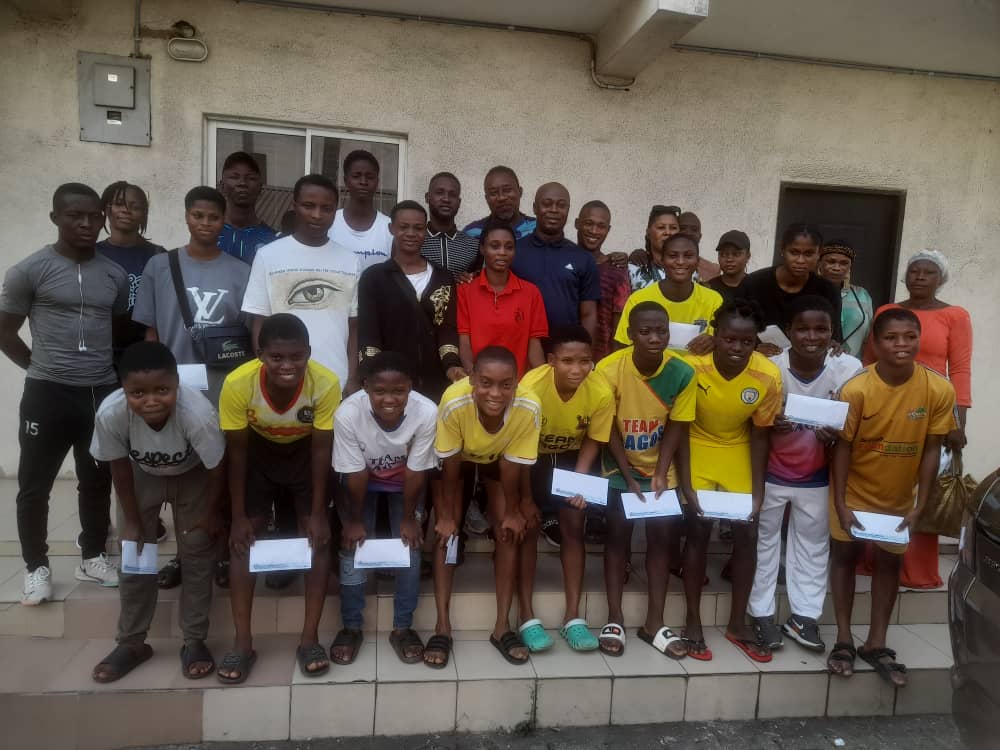 Cover image for NATIONAL YOUTH GAMES:  Lagos FA rewards gold medal winning female team with cash gifts