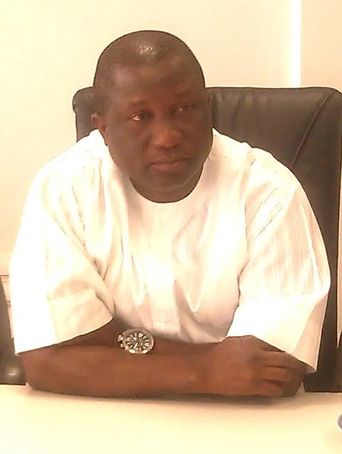 Cover image for NPFL sanctions Ikorodu City for fans' disturbance ... Coach Ogunbote gets warning for outbursts 